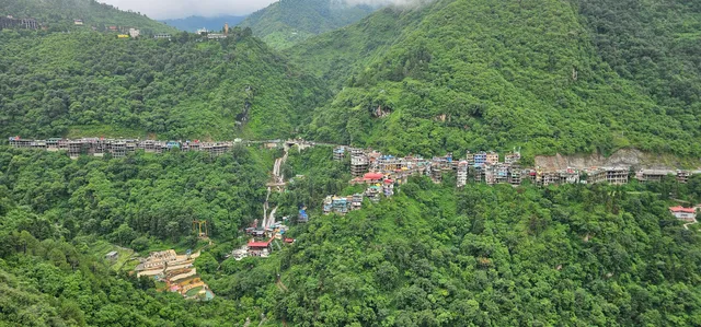 OYO 22492 Hotel Kempty Residency