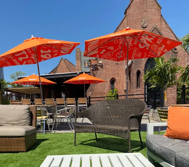 A Salute Italian Restaurant & Bar