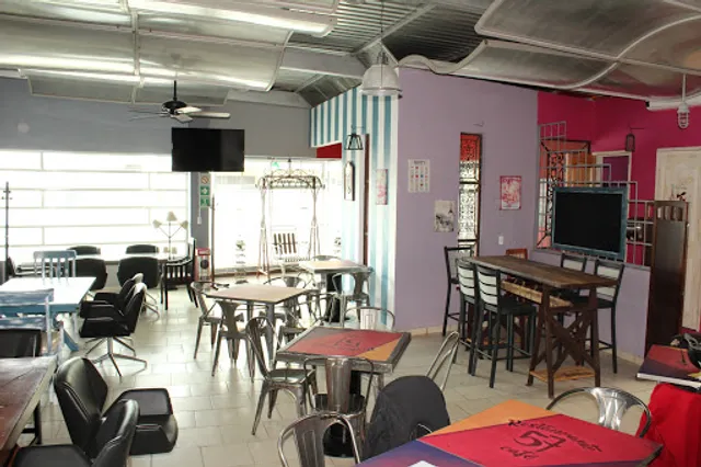 El 57 Restaurante Café