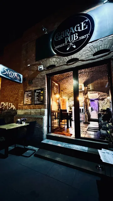 GARAGE PUB shot & burger