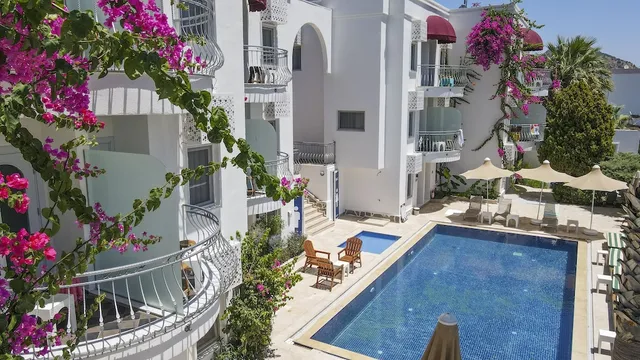 LA BREZZA SUITE &HOTEL