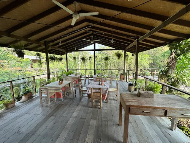 Baan Makham Bang Nam Pheung