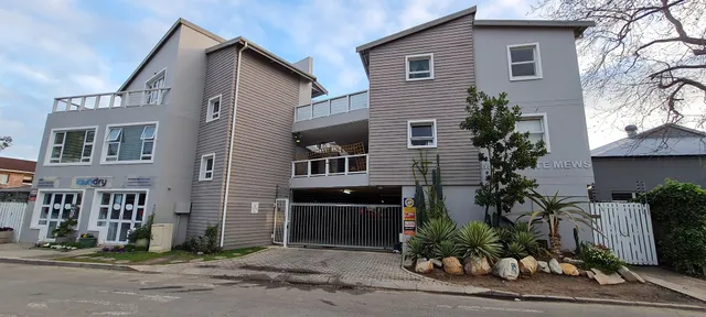 Knysna Oyster, Malachite Mews