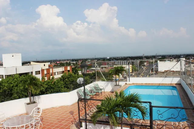 Hotel Metrópolis Plaza