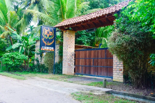 Airport villa kamatha