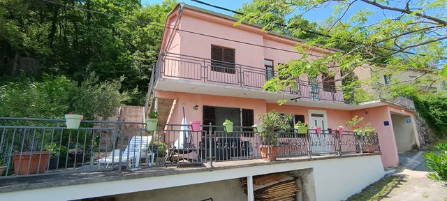 Dora House - 5min from the sea, 15 from the snow.