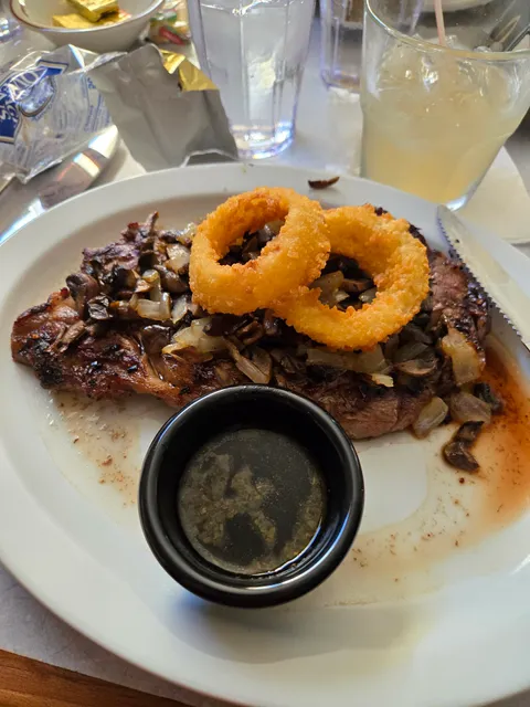 Ozzie's Skyview Club