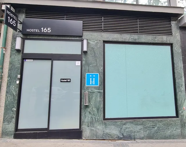 Hostel 165