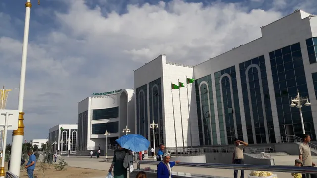 «15 ýyl Garaşsyzlygyna» söwda merkezi