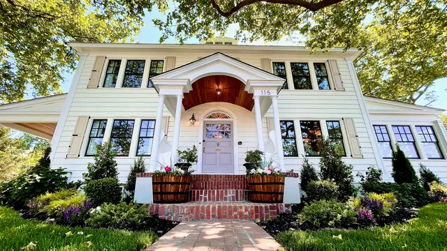 Buttonwood Boutique Hotel