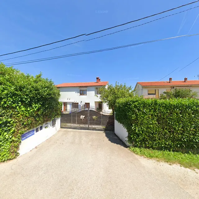 The Willow Garden Apartment House