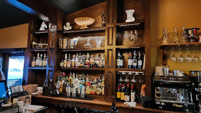 Vinnie's Neighborhood Italian South