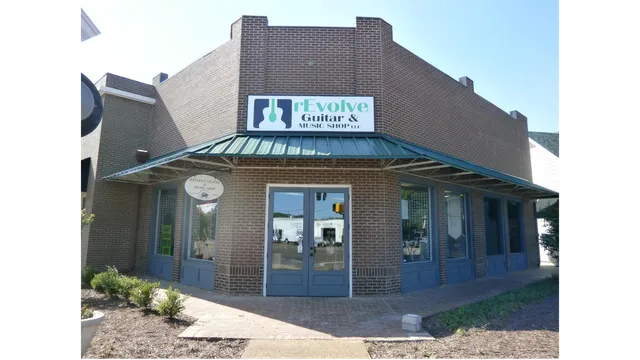 rEvolve Guitars & Music Shop