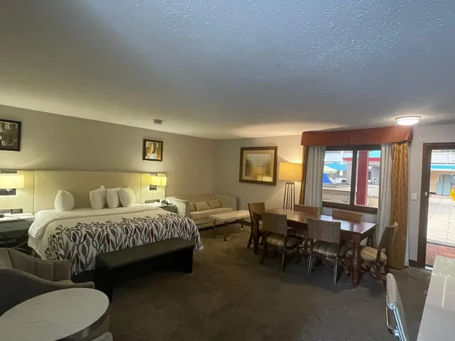 Garnet Waterfront Banquet & Events Center