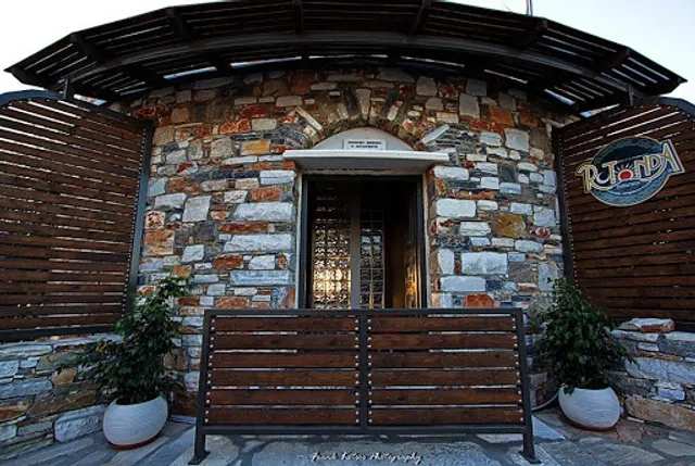 Rotonda - Cafe Bar Restaurant in Naxos