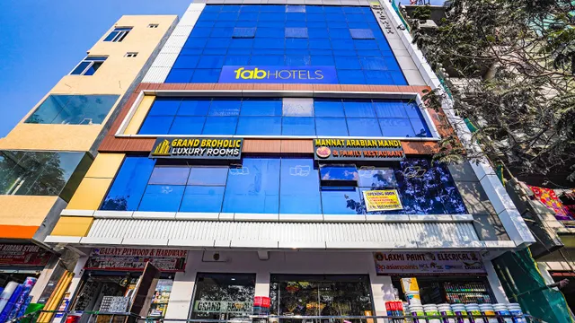 FabHotel Grand Broholic
