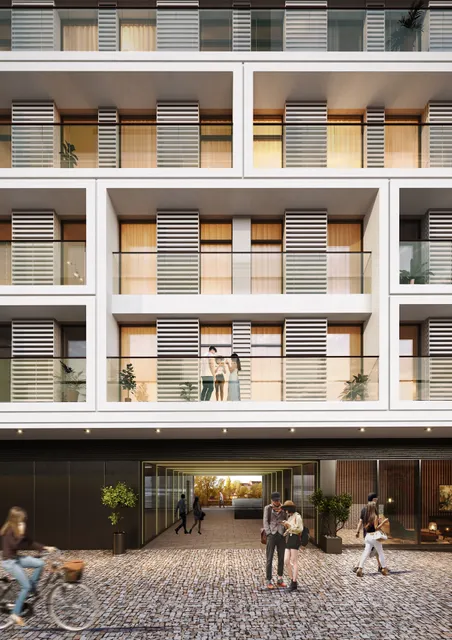 Locke at East Side Gallery, Friedrichshain