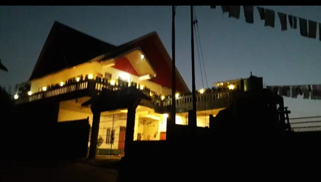 Everest Hut Lamahatta 9th mile.