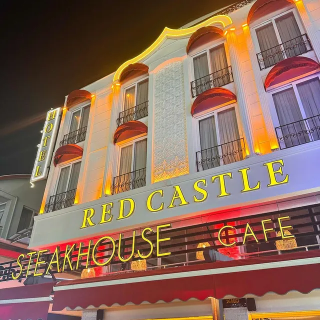 Red Castle Hotel & Bar