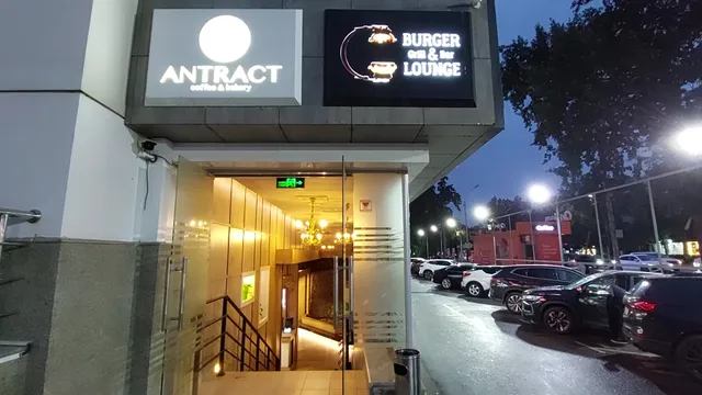 Burger & Lounge Grill Bar