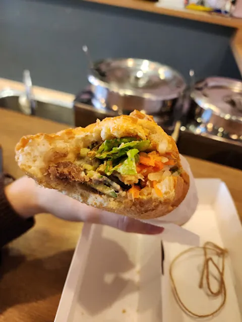 LE BANH MI