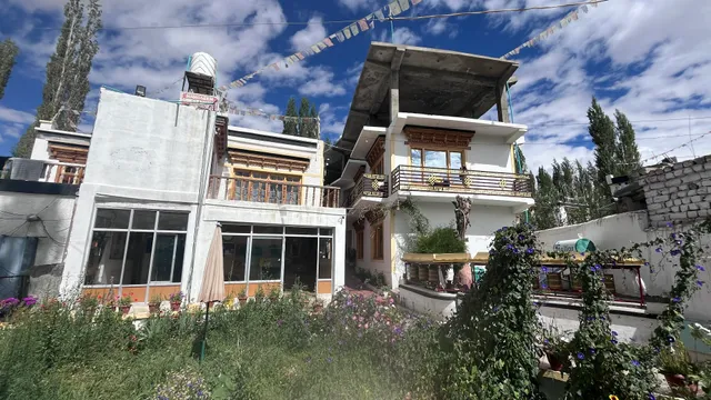 OYO 14380 Nangseem Guest House