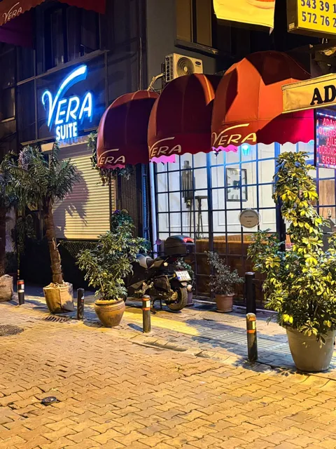 Vera Hotel & Suite