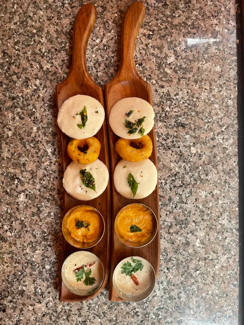 Dharmik Mann Veg Cafe, Srinagar