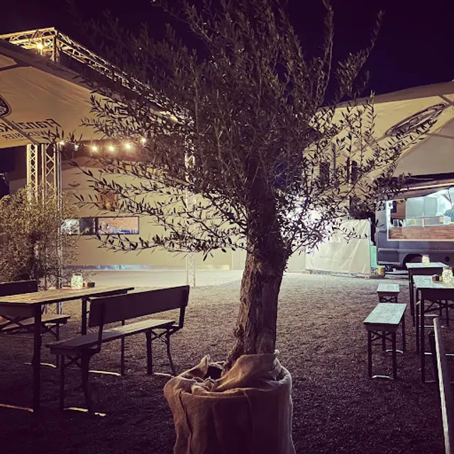 Sax Tonfabrik Biergarten