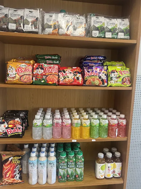 Eat Momo + bubble tea & Delivery & Take Away