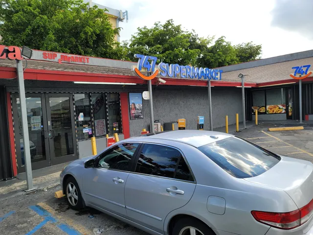 747 Supermarket