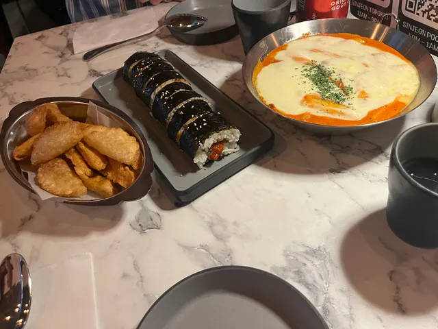 Sinjeon Topokki & Bar (Pocha) - Bloor 신전떡볶이