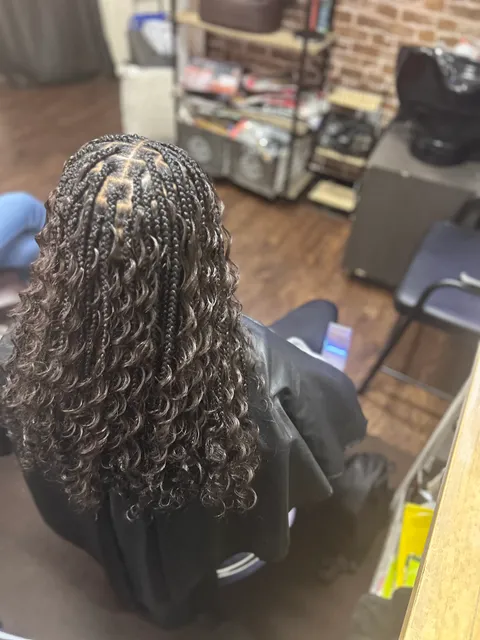 Harlem Hustlerz Hairbraiding Studio