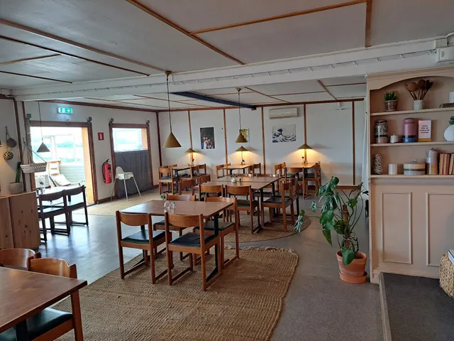 Globalize Beach House