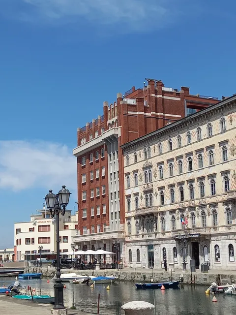 Addicted to Paradise