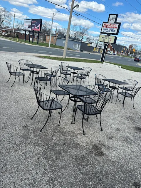 Busker's Submarine & Ice Cream