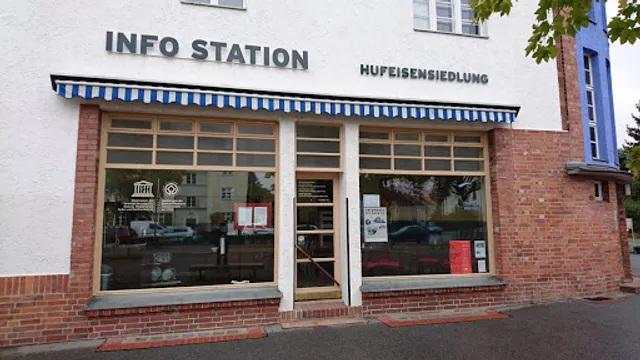 Info Station - Café und Ausstellung