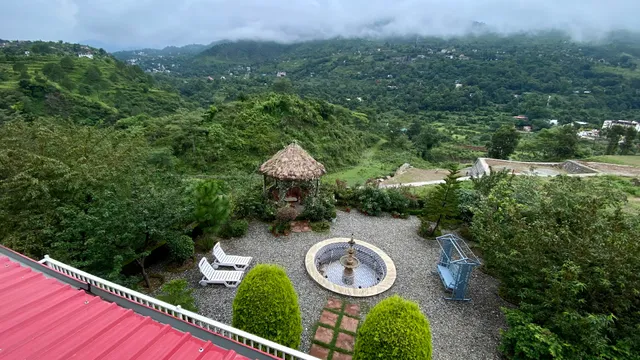 The Himalayan Escapes, Naukuchiatal