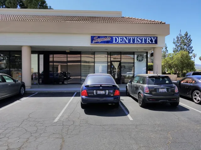 Sequoia Commercial Plaza