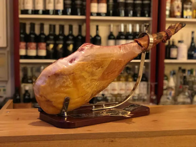 Chafarica Tapas & Wine Bar