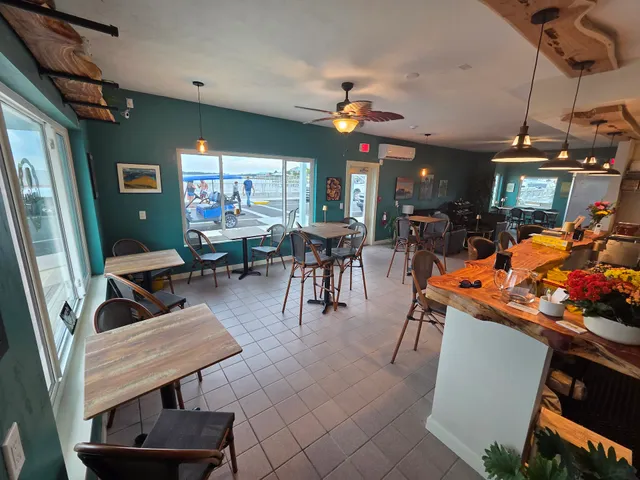 Sip & Sea Wine Bar Cedar Key