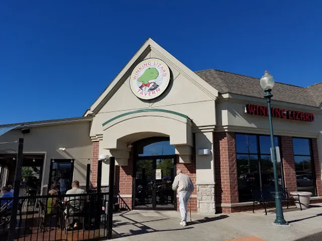 Winking Lizard Washington Square