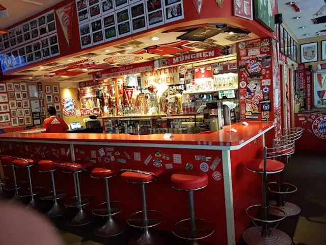 Fan Arena, Der Rot-Weiße Fan Treff