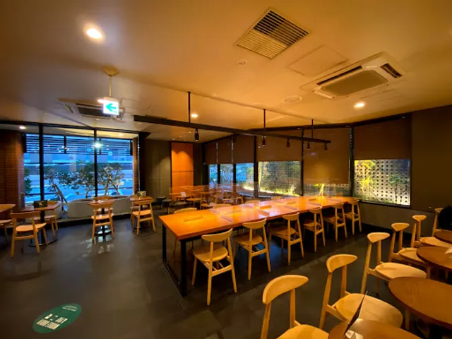Starbucks Coffee - Toyonaka Ryokuchi Park