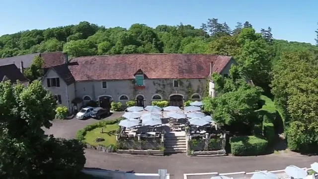 Chateau de Lacomte Camping