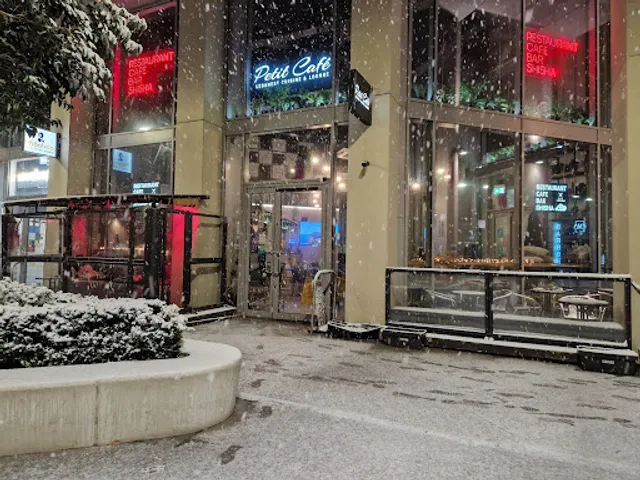 Petit Express - Lebanese delivery from Canary Wharf