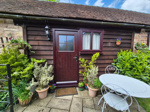 Glebe Barn at Farlow - Dog friendly holiday cottage in South Shropshire