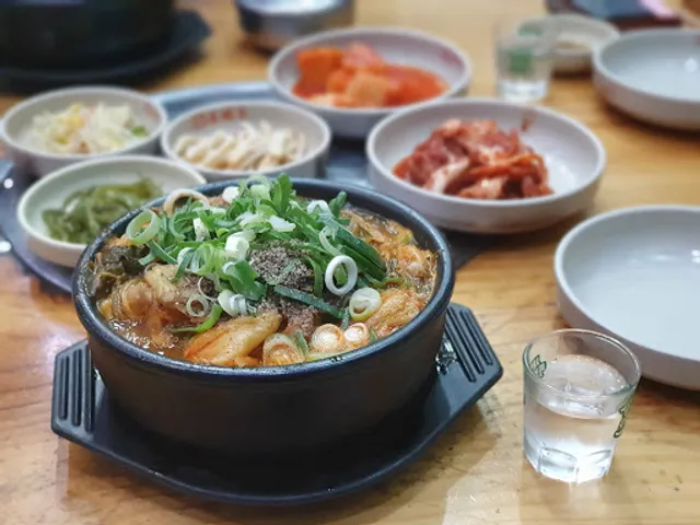 조마루뼈다귀 문현점