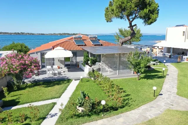 Zinozis Beach Apartments