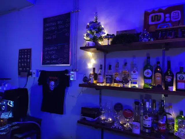 Cochincung (Riverside Pub)